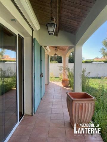 SAINT-PIERRE (CENTRE) - MAISON DE 180 m² - TERRAIN 1000 m²