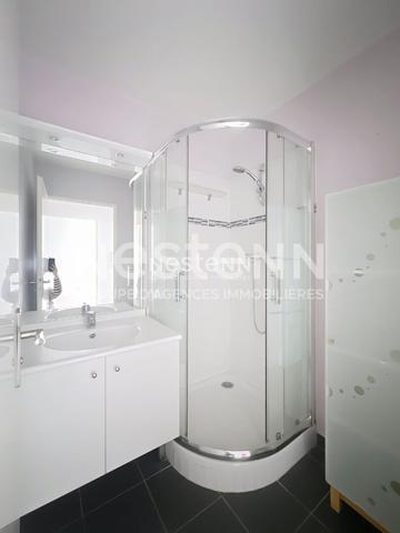Fontenay le Fleury : Appartement 2 pièces de 40m2 en rez de jardin avec parking s/s