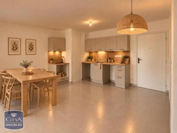Appartement à louer 2 pièces 55.5m² Aix-en-Provence (13290)