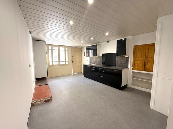 CARAMANY - Maison de village 4 Pièces - Terrasses - Cave