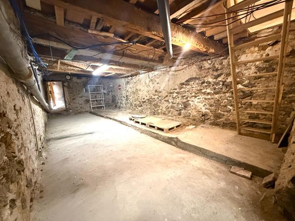 CARAMANY - Maison de village 4 Pièces - Terrasses - Cave