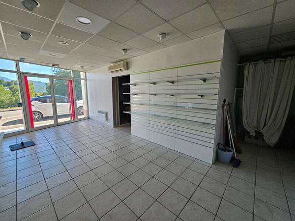 Local à vendre à Le Pont-de-Beauvoisin 38480