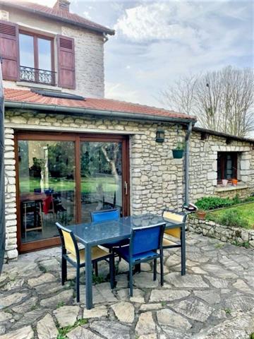 Maison à Maule, 78580 - 6 pièces 150m²