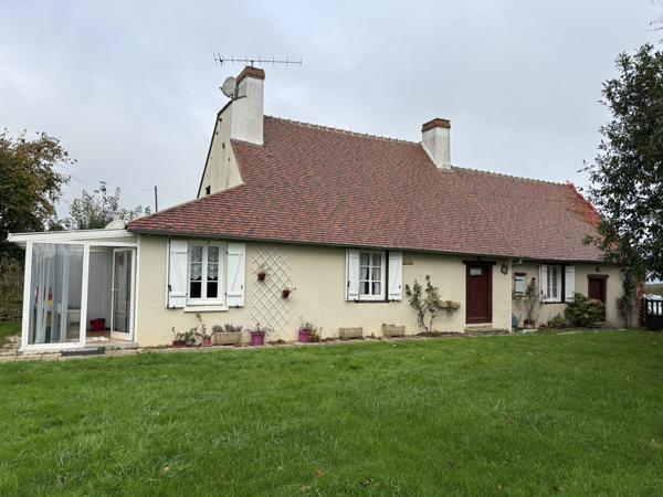 Montgivray - Longère de caractère sur 3639m² de terrain Montgivray (36400)