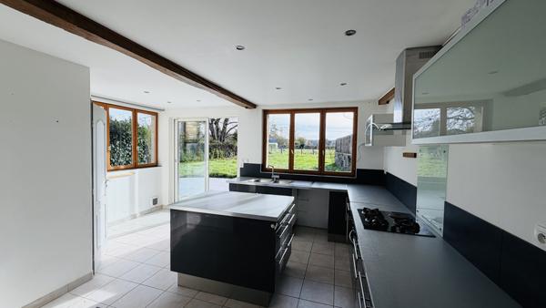 Vault-de-Lugny (89200) Maison 125m2 - trois chambre + mezzanine - jardin et dépendance