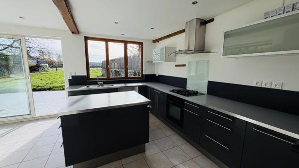 Vault-de-Lugny (89200) Maison 125m2 - trois chambre + mezzanine - jardin et dépendance