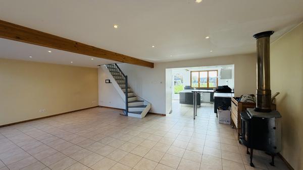Vault-de-Lugny (89200) Maison 125m2 - trois chambre + mezzanine - jardin et dépendance