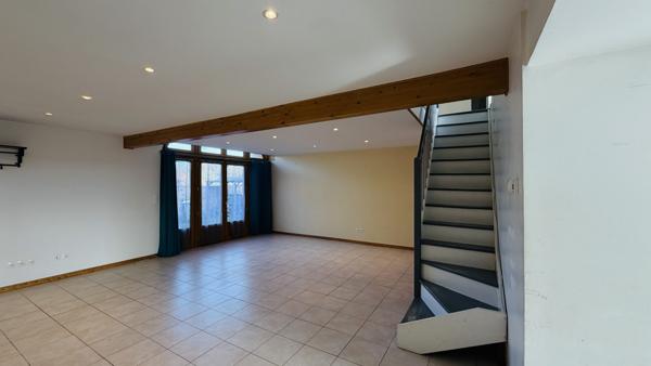 Vault-de-Lugny (89200) Maison 125m2 - trois chambre + mezzanine - jardin et dépendance