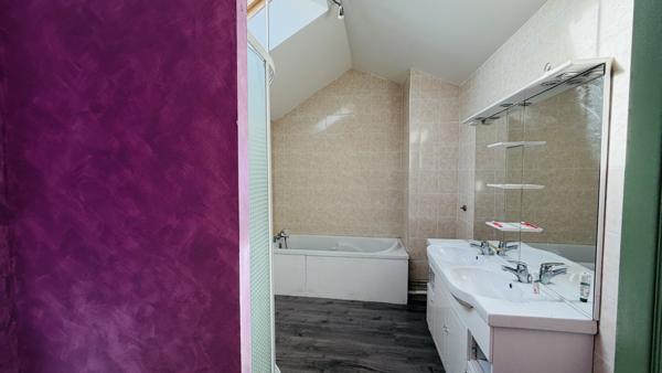 Vault-de-Lugny (89200) Maison 125m2 - trois chambre + mezzanine - jardin et dépendance