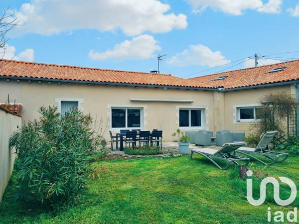 Maison à vendre 7 pièces 178 m² Neuville-de-Poitou