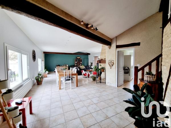 Maison à vendre 7 pièces 178 m² Neuville-de-Poitou