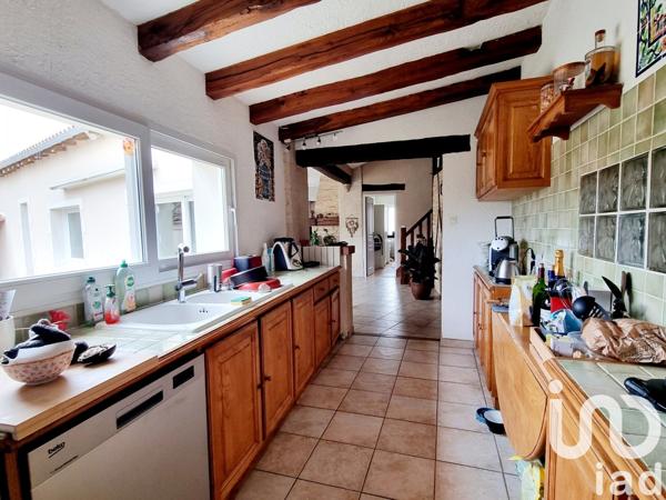 Maison à vendre 7 pièces 178 m² Neuville-de-Poitou