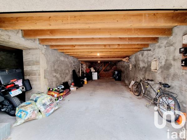 Maison à vendre 7 pièces 178 m² Neuville-de-Poitou