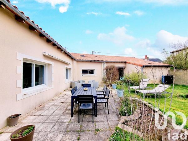 Maison à vendre 7 pièces 178 m² Neuville-de-Poitou