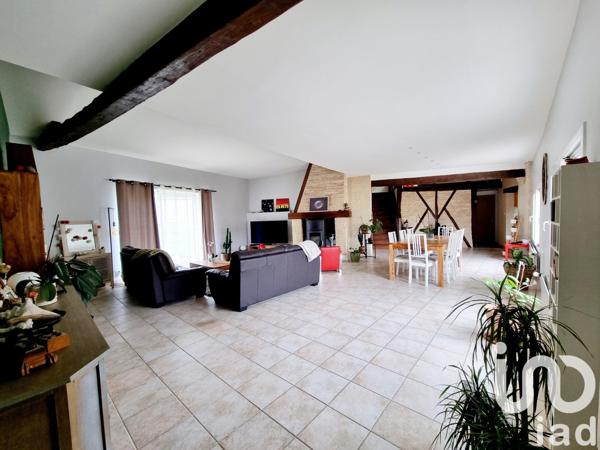 Maison à vendre 7 pièces 178 m² Neuville-de-Poitou