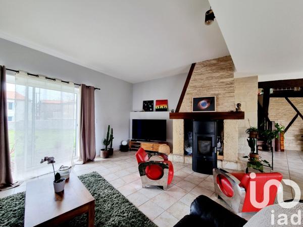 Maison à vendre 7 pièces 178 m² Neuville-de-Poitou