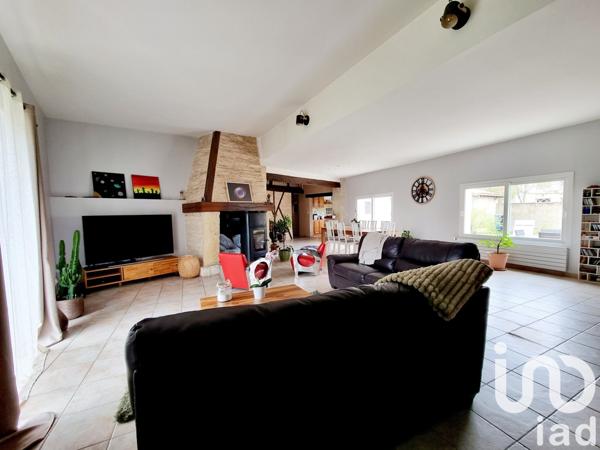 Maison à vendre 7 pièces 178 m² Neuville-de-Poitou