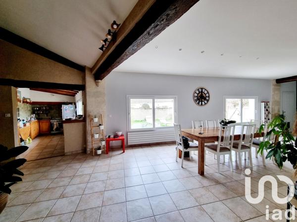 Maison à vendre 7 pièces 178 m² Neuville-de-Poitou