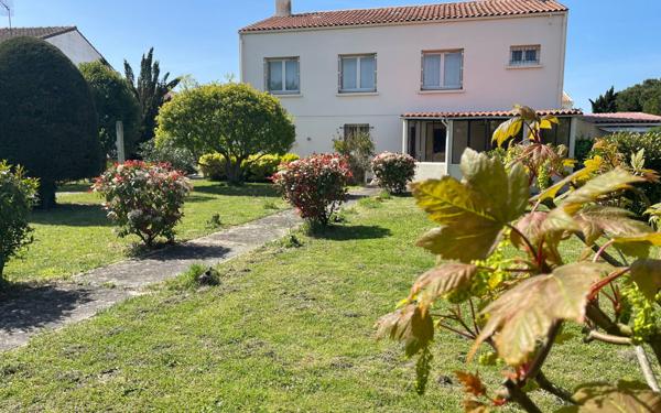 Maison à vendre    5 pièces •  Échillais