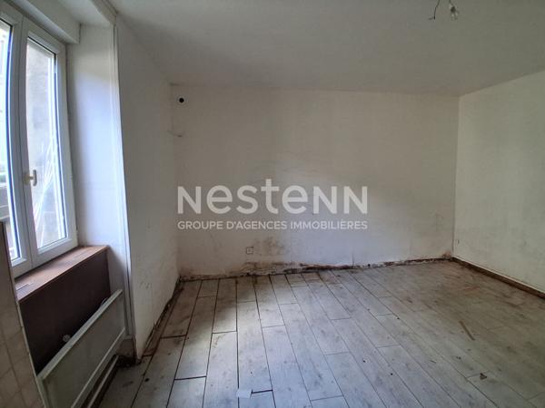 MORLAIX - Studio à rénover de 22.30 m2 - RDC à gauche