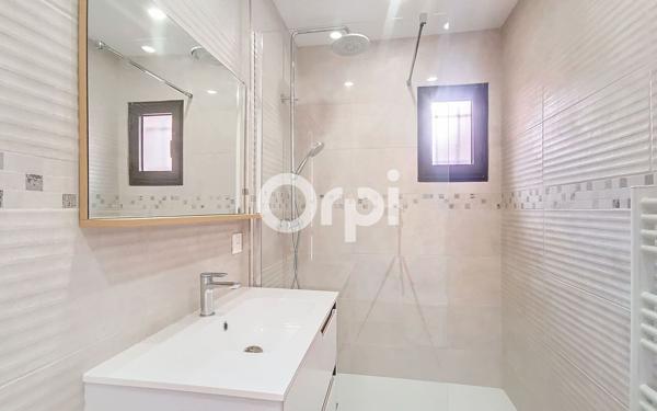 Appartement à vendre    3 pièces • 48 m2 Six-Fours-les-Plages