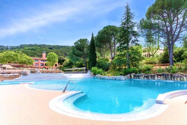INVESTISSEMENT LOCATIF – GROSPIERRES – Résidence Tourisme Pierre & Vacances Village Le Rouret - 5,58 % de rentabilité