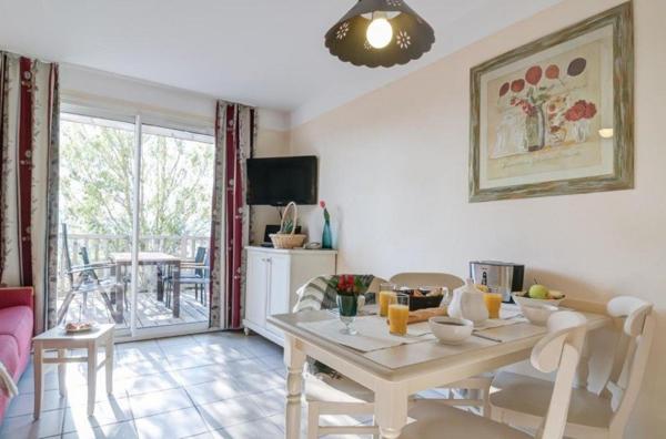 INVESTISSEMENT LOCATIF – GROSPIERRES – Résidence Tourisme Pierre & Vacances Village Le Rouret - 5,58 % de rentabilité