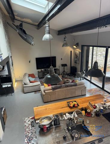 AUX PORTES DE MONTPELLIER-MAGNIFIQUE MAISON DE 150m2 RÉNOVÉE AVEC GOÛT-PARCELLE ARBORÉE-PISCINE-GARAGE