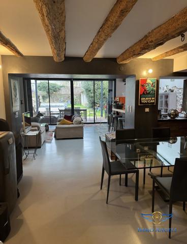 AUX PORTES DE MONTPELLIER-MAGNIFIQUE MAISON DE 150m2 RÉNOVÉE AVEC GOÛT-PARCELLE ARBORÉE-PISCINE-GARAGE