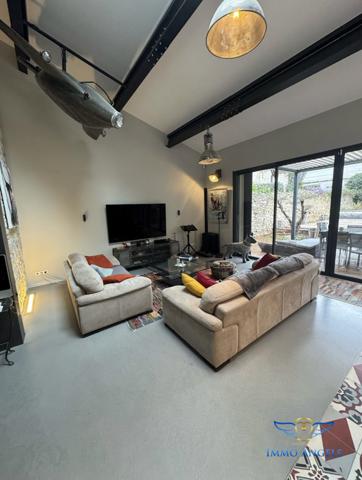 AUX PORTES DE MONTPELLIER-MAGNIFIQUE MAISON DE 150m2 RÉNOVÉE AVEC GOÛT-PARCELLE ARBORÉE-PISCINE-GARAGE