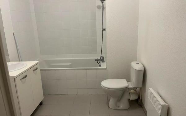 Appartement à louer    1 pièce •  Nîmes