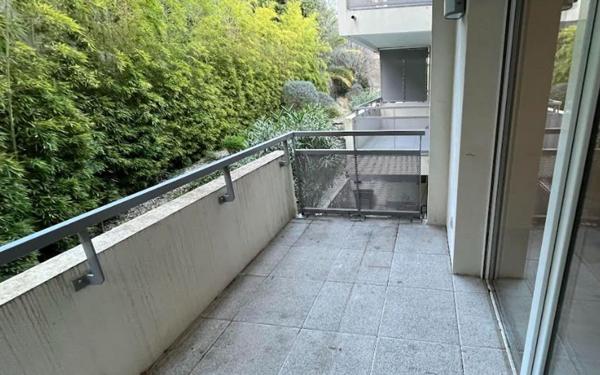 Appartement à louer    1 pièce •  Nîmes