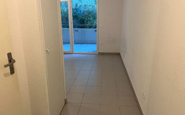 Appartement à louer    1 pièce •  Nîmes