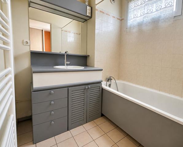 Appartement Viry Chatillon 2 pièce(s) 46 m2