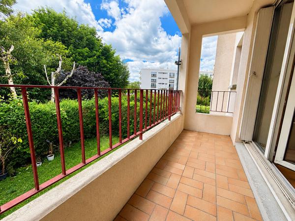 Appartement Viry Chatillon 2 pièce(s) 46 m2