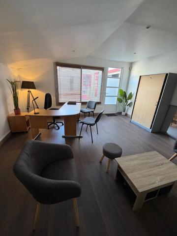BORDEAUX CENTRE – BUREAUX MEUBLÉS ET ÉQUIPÉS DANS UN ESPACE PROFESSIONNEL RECONNU