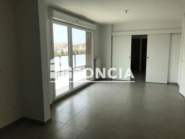 Location Appartement 2 pièces 46.52 m² - 61 RUE DE VERTUS - COTE BAILLE Marseille 13005