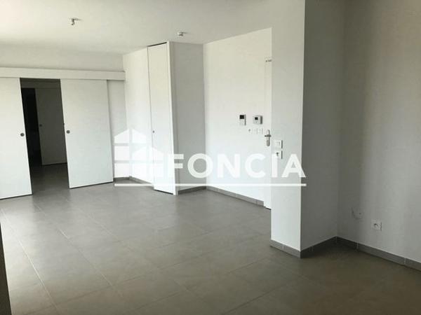 Location Appartement 2 pièces 46.52 m² - 61 RUE DE VERTUS - COTE BAILLE Marseille 13005