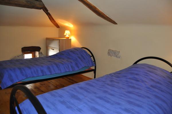 Montaigu-de-Quercy (82150) Montaigu de Quercy Grange rénovée et maison en pierre, piscine et 2.6 hectares