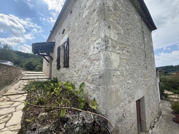 Montaigu-de-Quercy (82150) Montaigu de Quercy Grange rénovée et maison en pierre, piscine et 2.6 hectares
