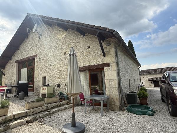 Montaigu-de-Quercy (82150) Montaigu de Quercy Grange rénovée et maison en pierre, piscine et 2.6 hectares