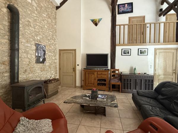 Montaigu-de-Quercy (82150) Montaigu de Quercy Grange rénovée et maison en pierre, piscine et 2.6 hectares