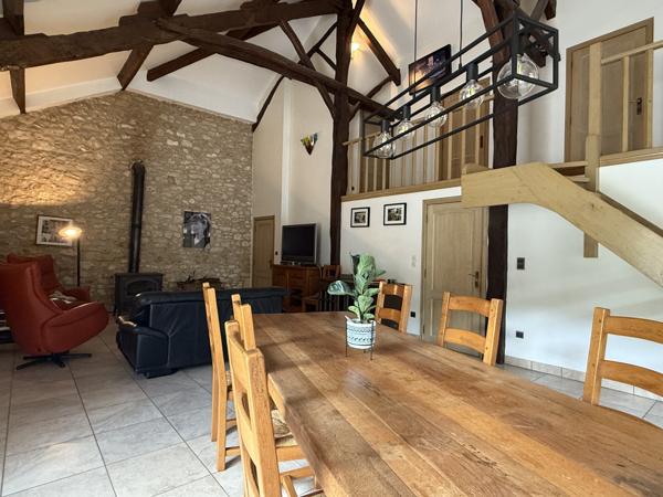 Montaigu-de-Quercy (82150) Montaigu de Quercy Grange rénovée et maison en pierre, piscine et 2.6 hectares