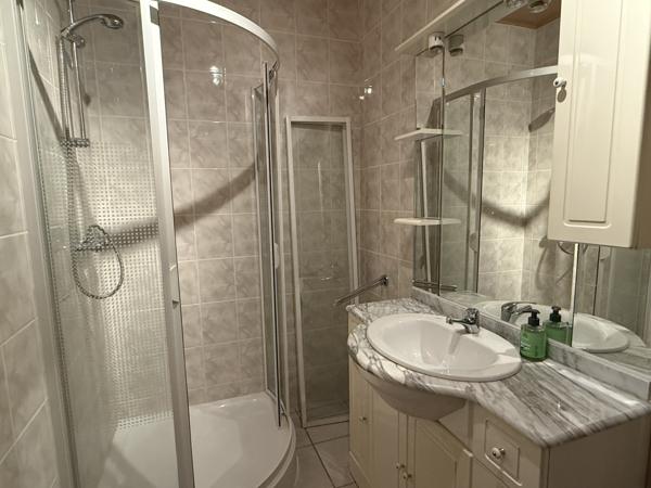 Montaigu-de-Quercy (82150) Montaigu de Quercy Grange rénovée et maison en pierre, piscine et 2.6 hectares