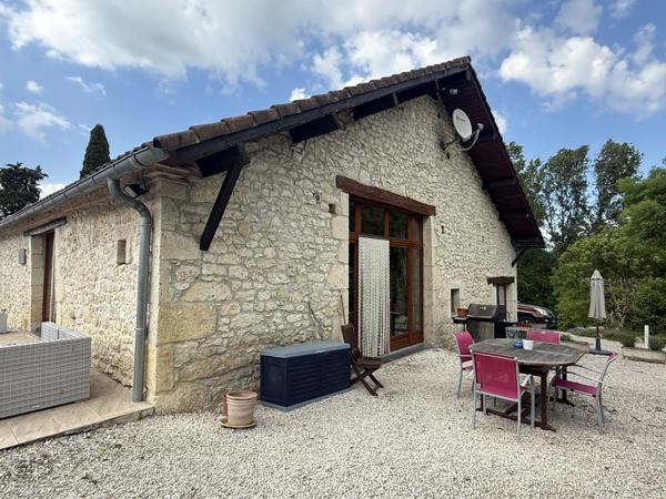 Montaigu-de-Quercy (82150) Montaigu de Quercy Grange rénovée et maison en pierre, piscine et 2.6 hectares