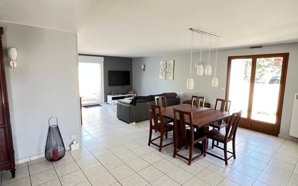 Maison à vendre    6 pièces •  Le Teich