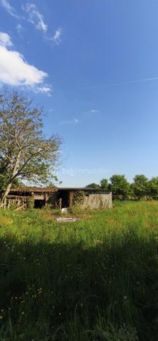 Terrain de 3 249 m²