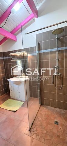 jolie villa en bois avec bungalow indépendant