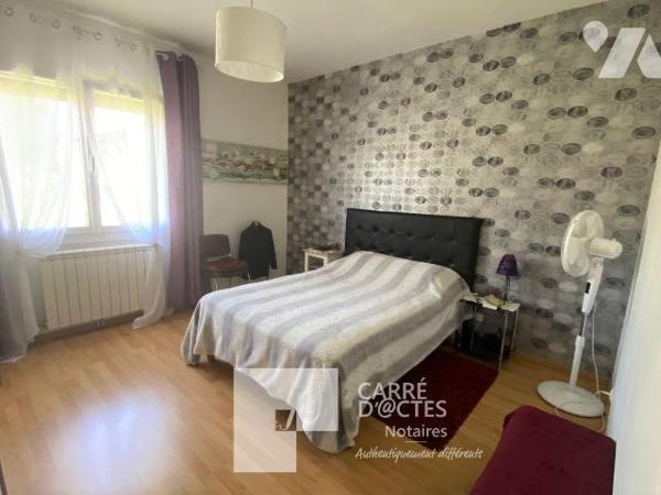 Les Notaires Associés CARRE D'@CTES VAUNAGE vous proposent cette grande maison familiale de plu...