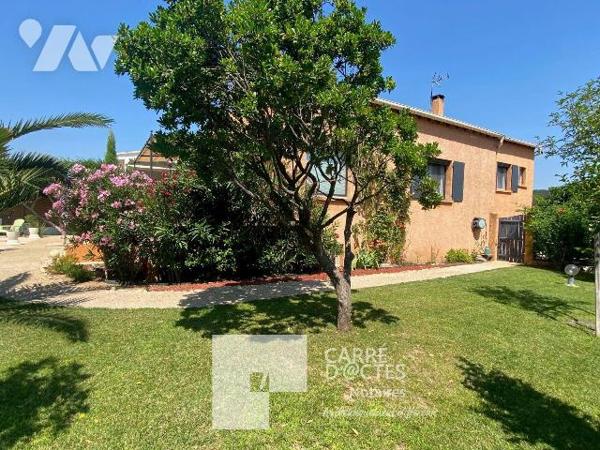 Les Notaires Associés CARRE D'@CTES VAUNAGE vous proposent cette grande maison familiale de plu...